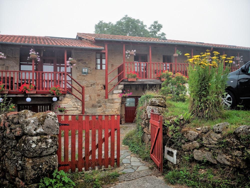 A Casa Da Eira Guest House Cerreda Екстериор снимка